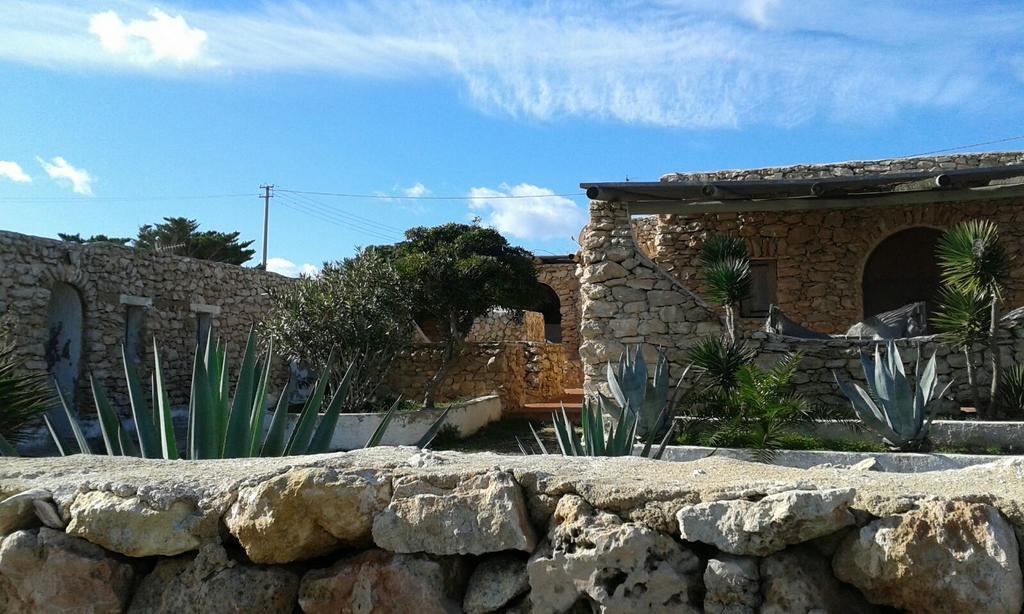 Appartement I Dammusi Di Pippo à Lampedusa Extérieur photo
