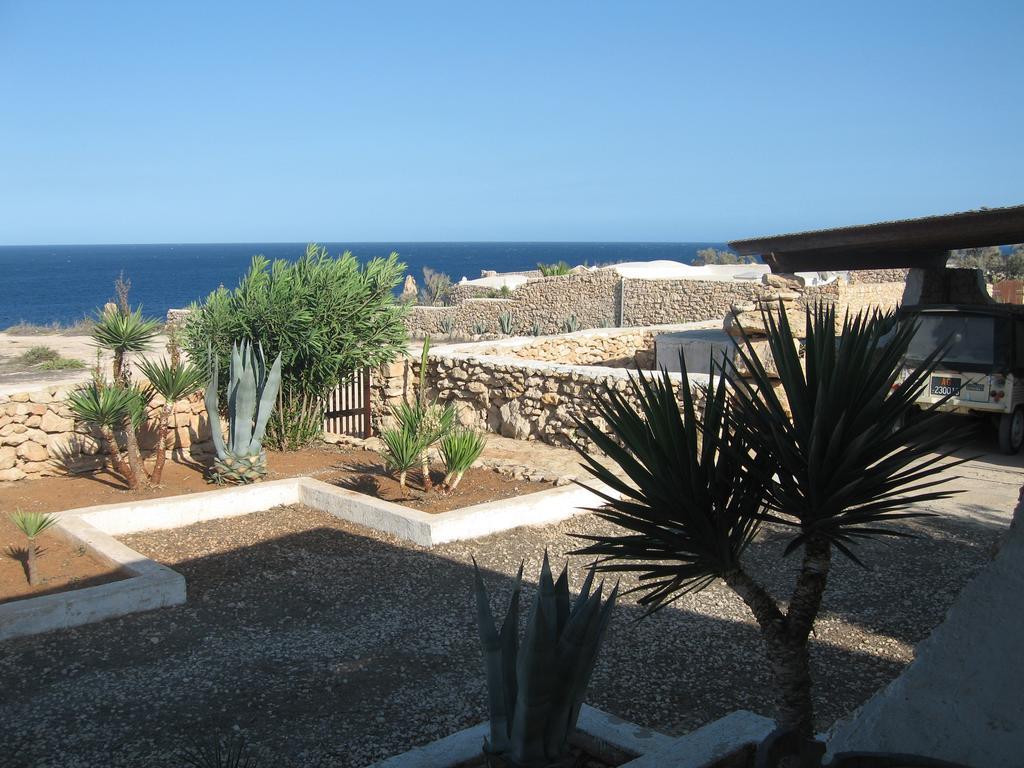 Appartement I Dammusi Di Pippo à Lampedusa Extérieur photo