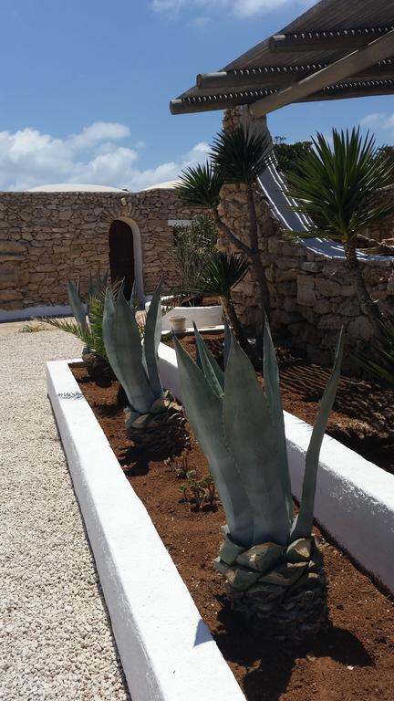 Appartement I Dammusi Di Pippo à Lampedusa Extérieur photo