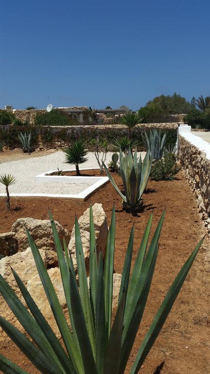 Appartement I Dammusi Di Pippo à Lampedusa Extérieur photo